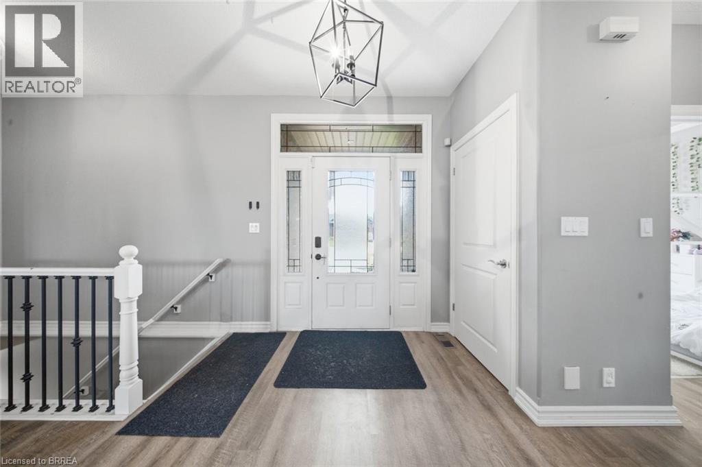 5-bedroom home for sale at 75 DRIFTWOOD Drive, Simcoe ON · photo 5 of 51