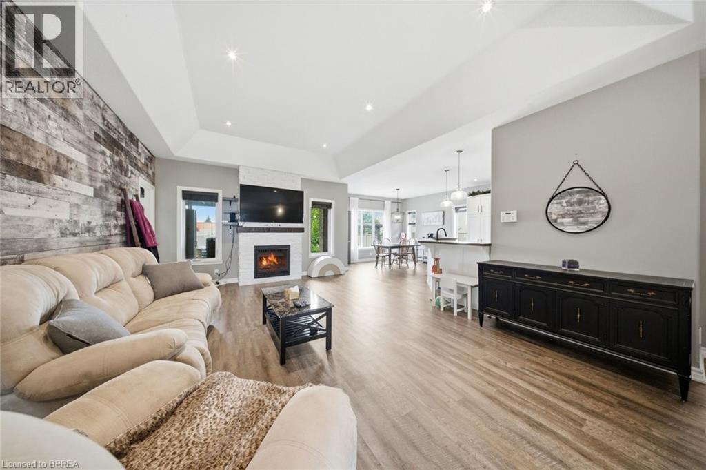 5-bedroom home for sale at 75 DRIFTWOOD Drive, Simcoe ON · photo 8 of 51