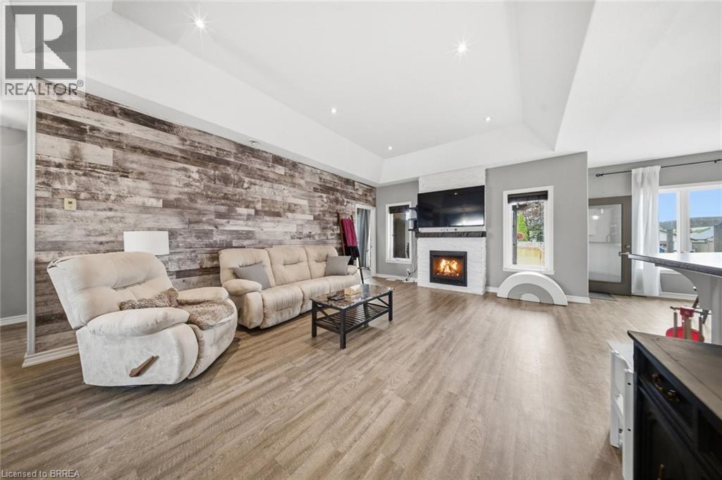 5-bedroom home for sale at 75 DRIFTWOOD Drive, Simcoe ON · photo 9 of 51