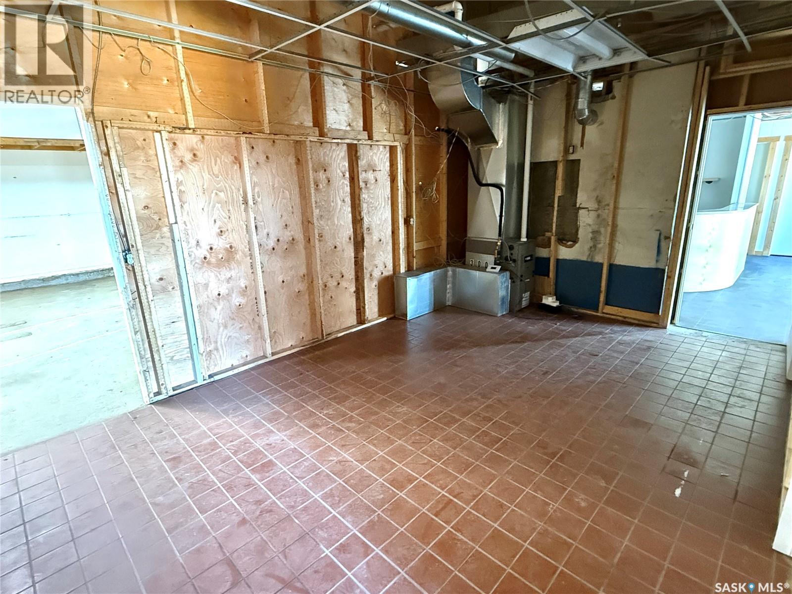 300 Railway AVENUE E — photo 12