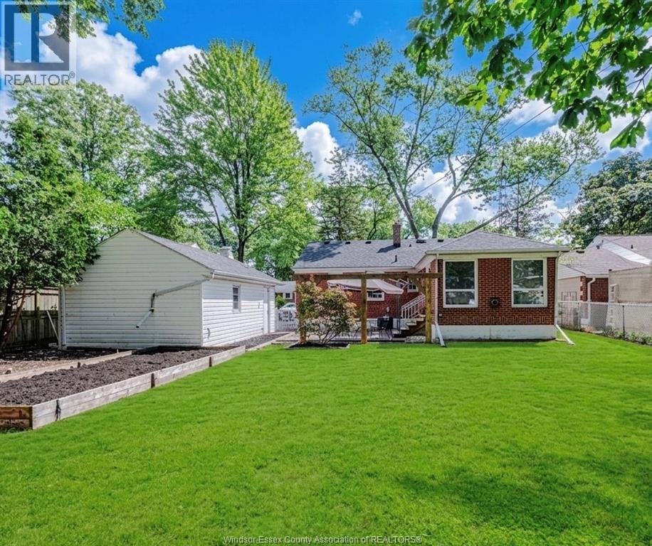 3365 CURRY AVENUE - 36