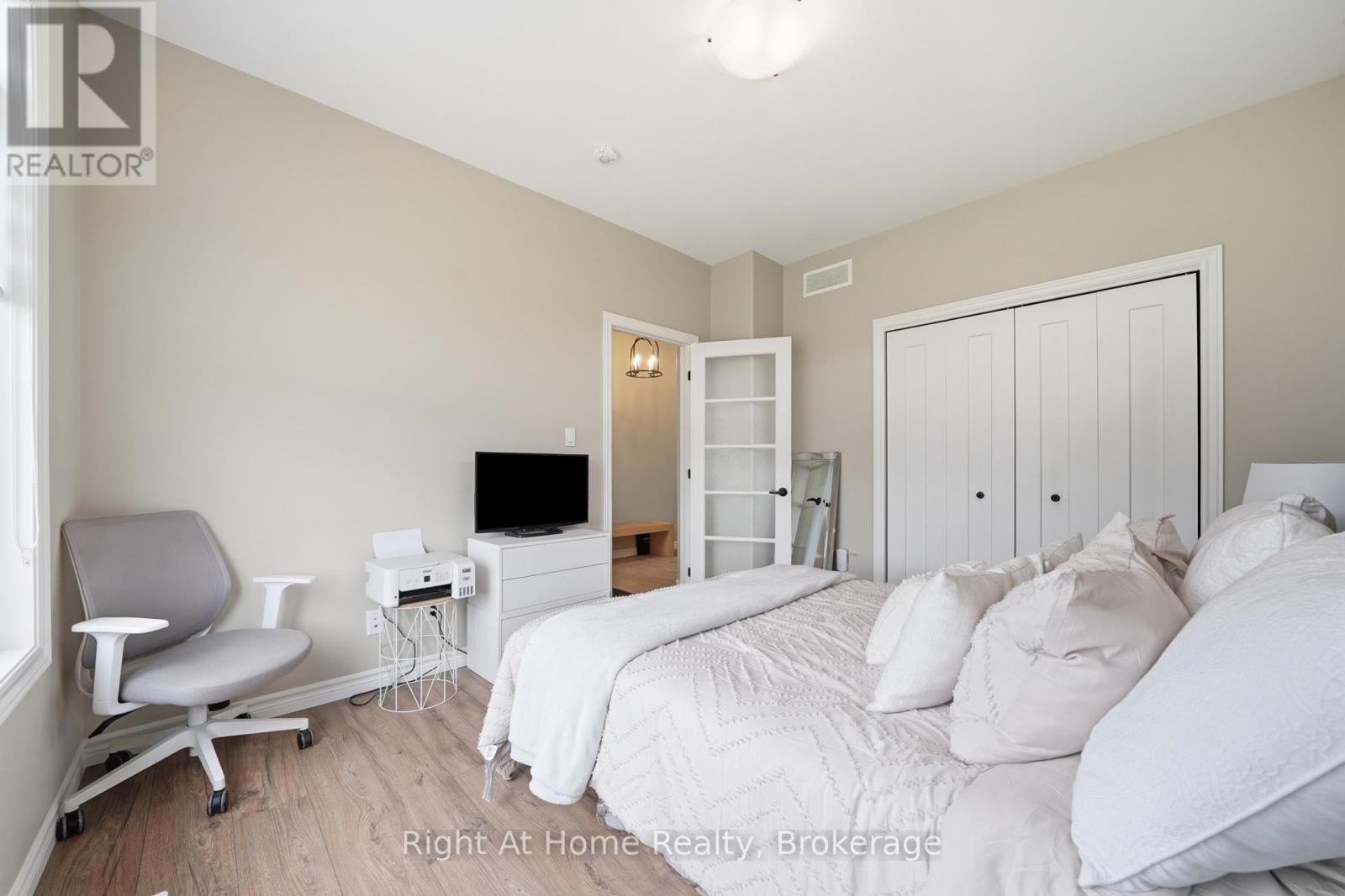 27 REDWOOD DRIVE - 18