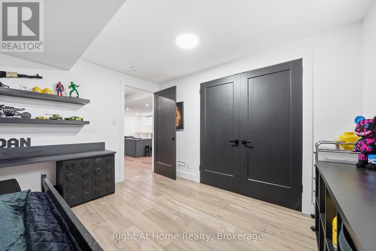 27 REDWOOD DRIVE - 28