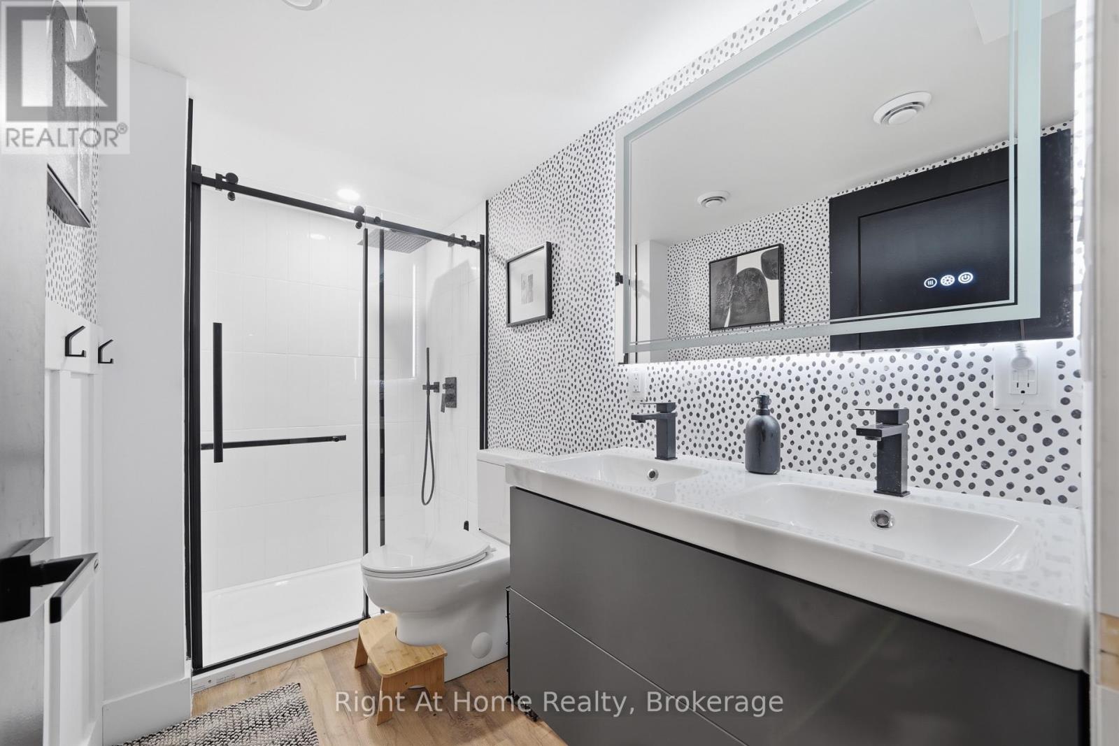 27 REDWOOD DRIVE - 29