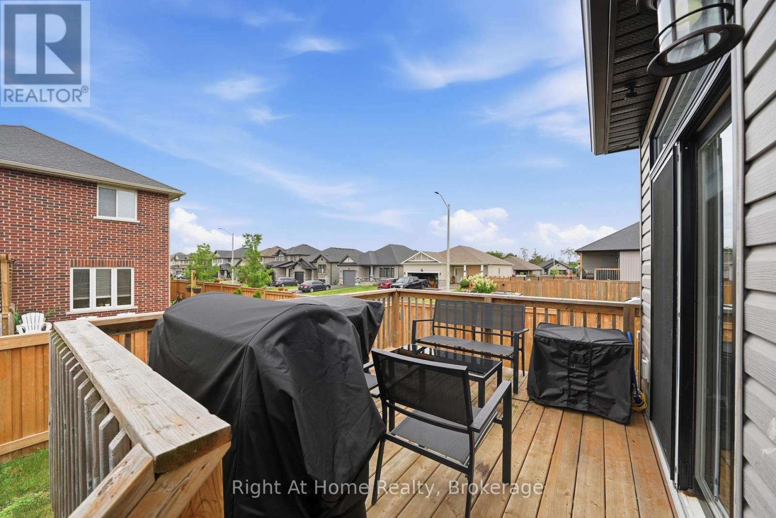 27 REDWOOD DRIVE - 33