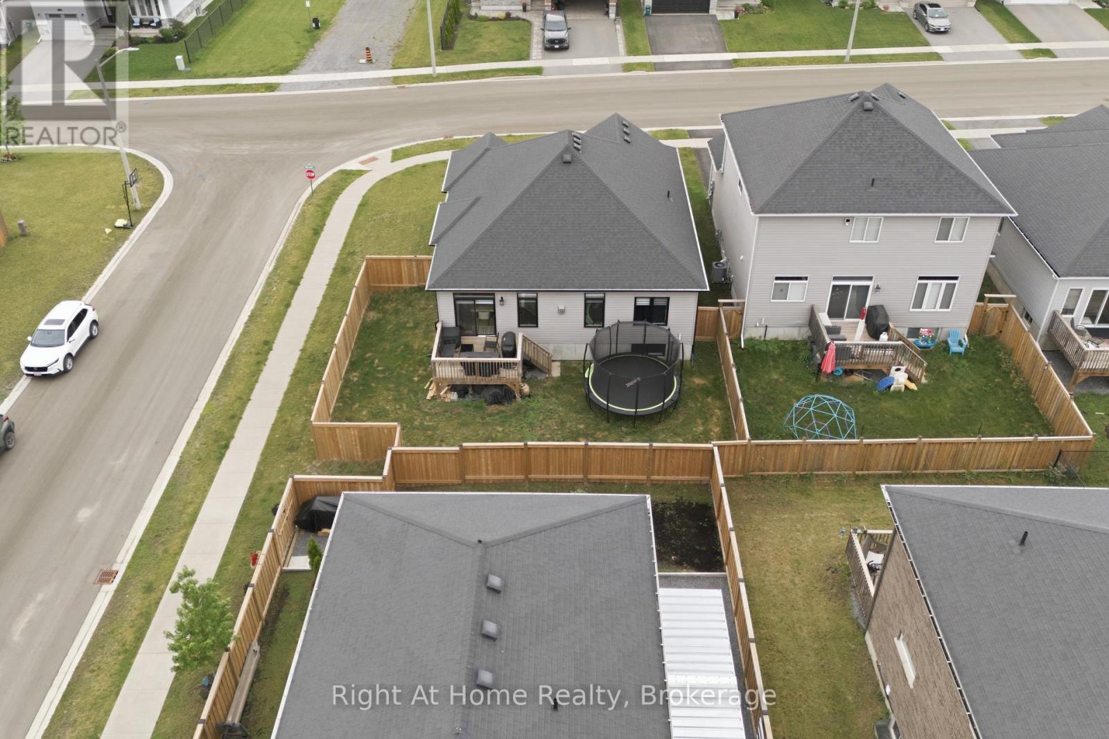 27 REDWOOD DRIVE - 38