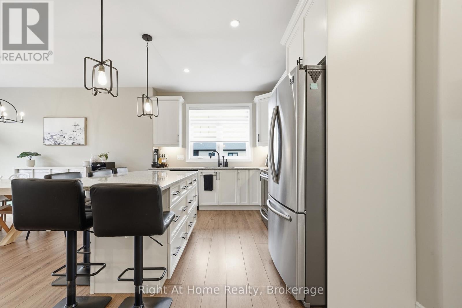 27 REDWOOD DRIVE - 5