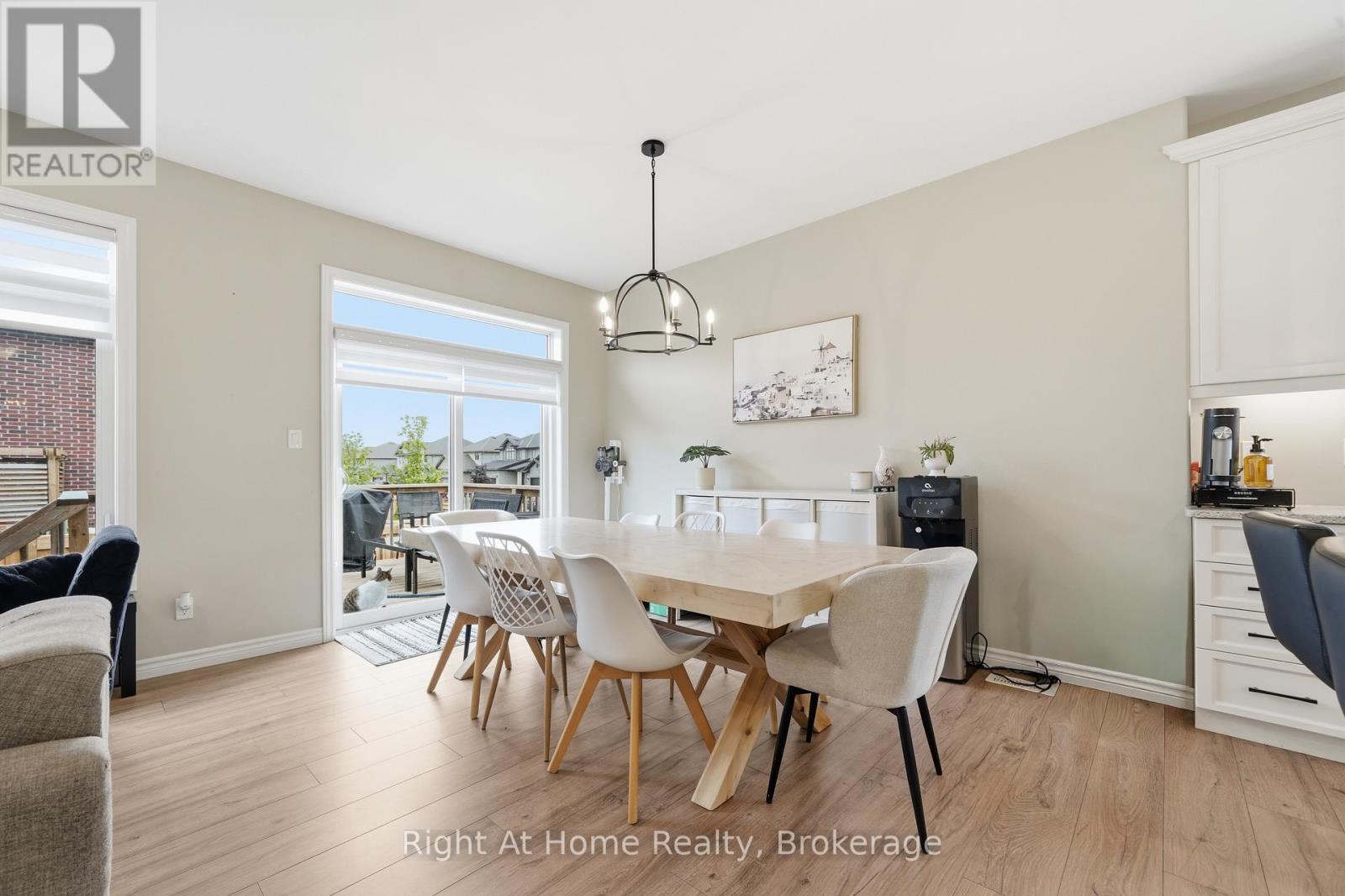 27 REDWOOD DRIVE - 9