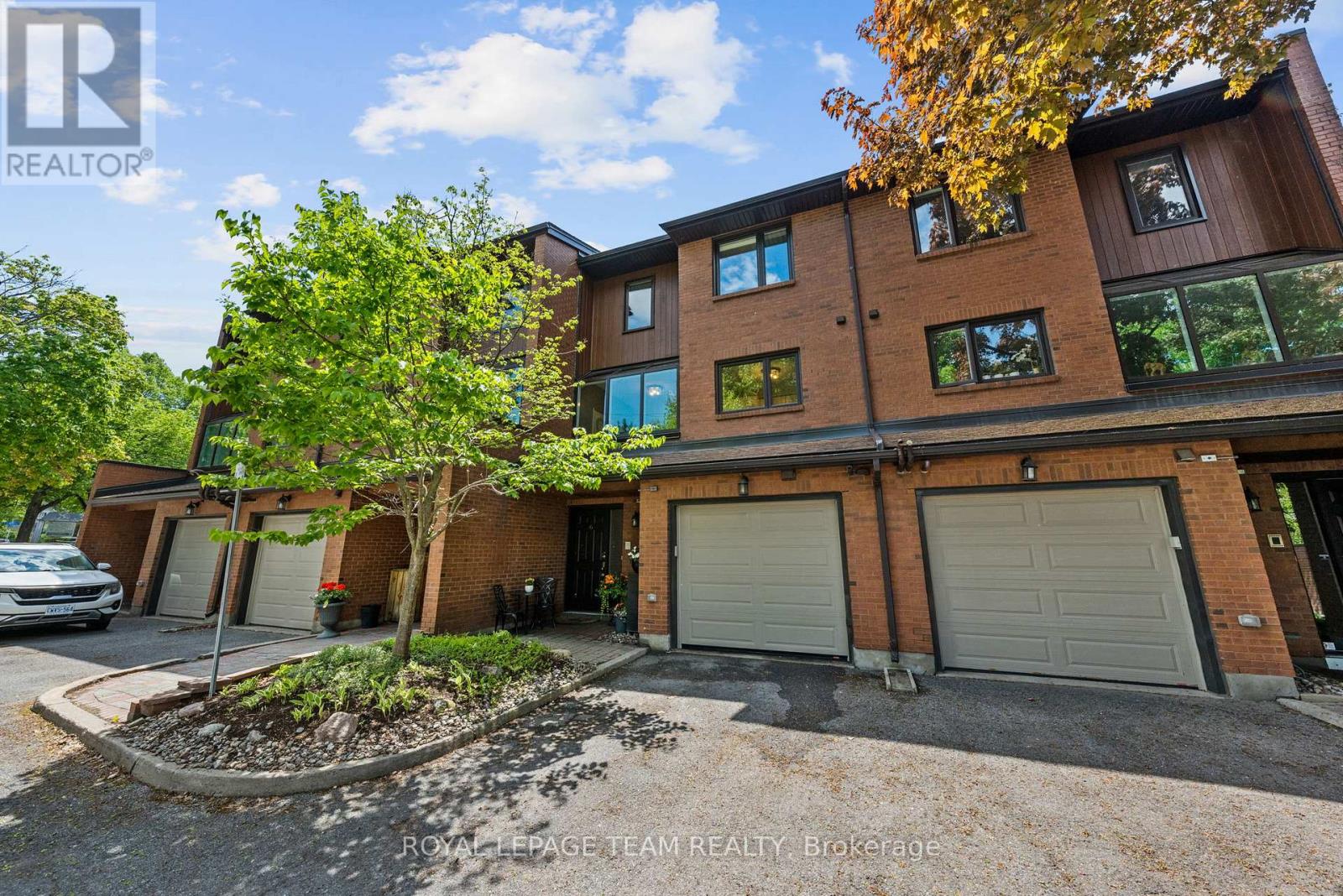 #6 625 RICHMOND ROAD - 2