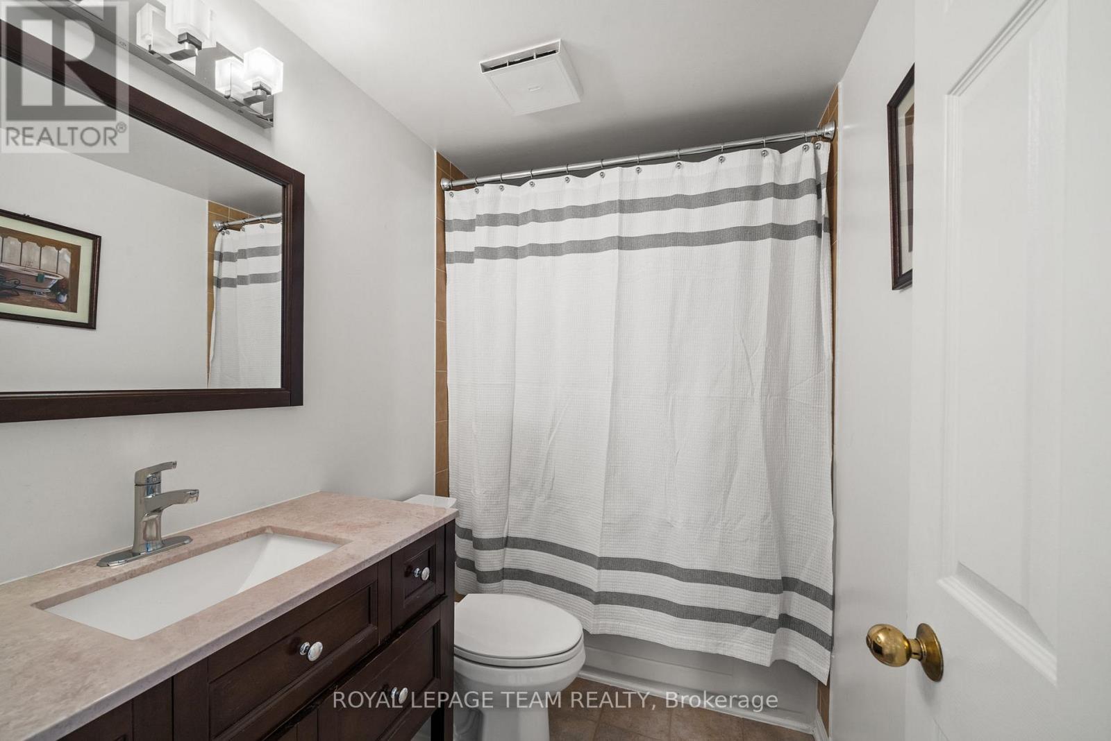 #6 625 RICHMOND ROAD - 21