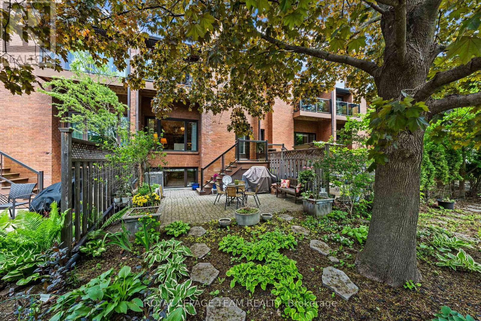 #6 625 RICHMOND ROAD - 29