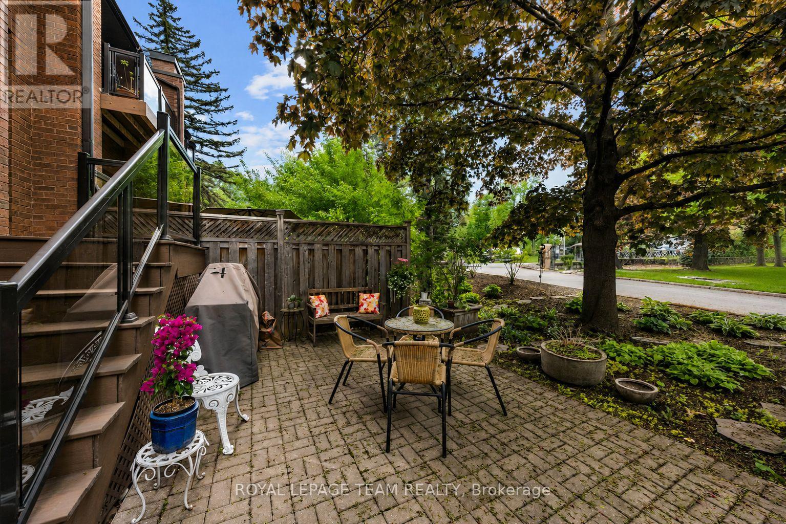 #6 625 RICHMOND ROAD - 30