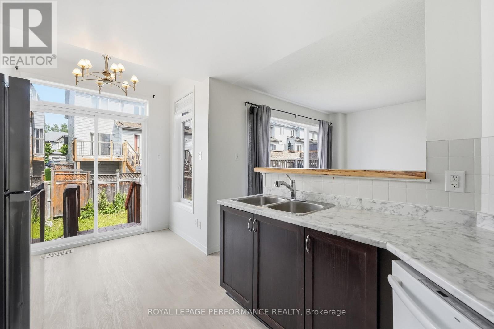 277 ROLLING MEADOW CRESCENT - 15