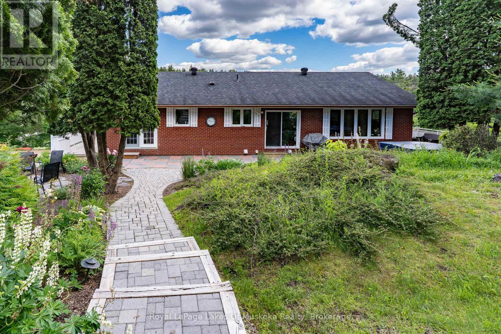 183 SANTAS VILLAGE ROAD - 30