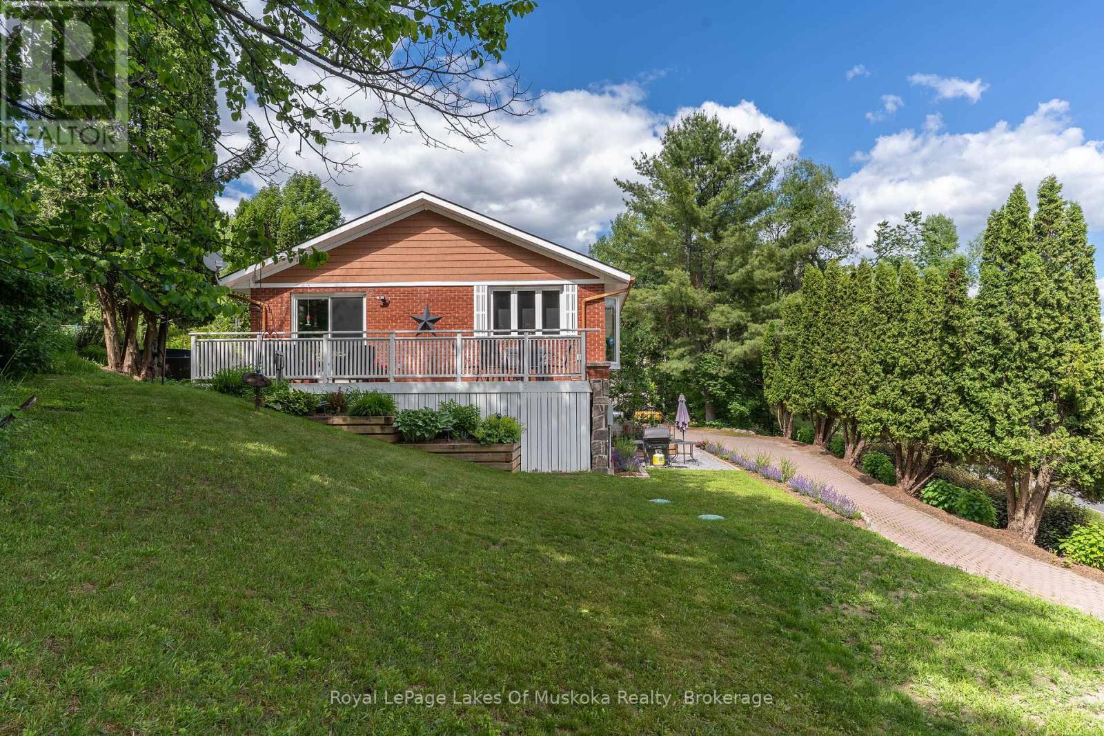 183 SANTAS VILLAGE ROAD - 48