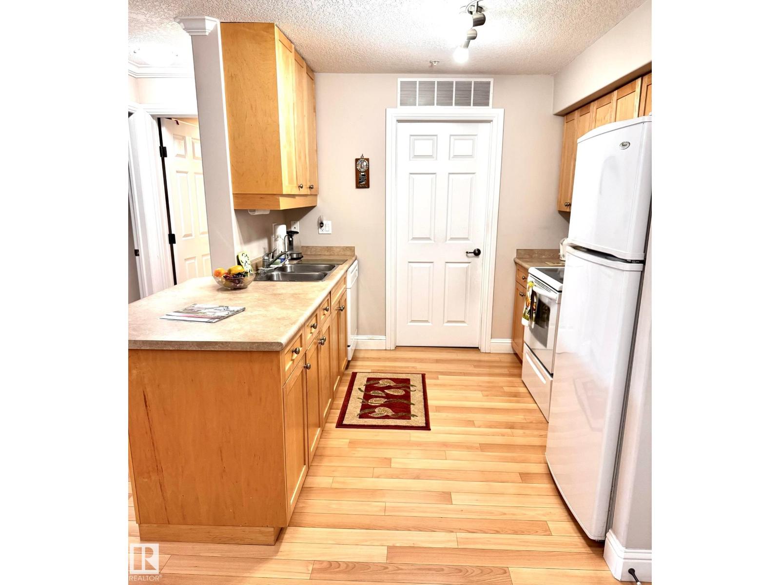 #330 13111 140 AV NW - 7