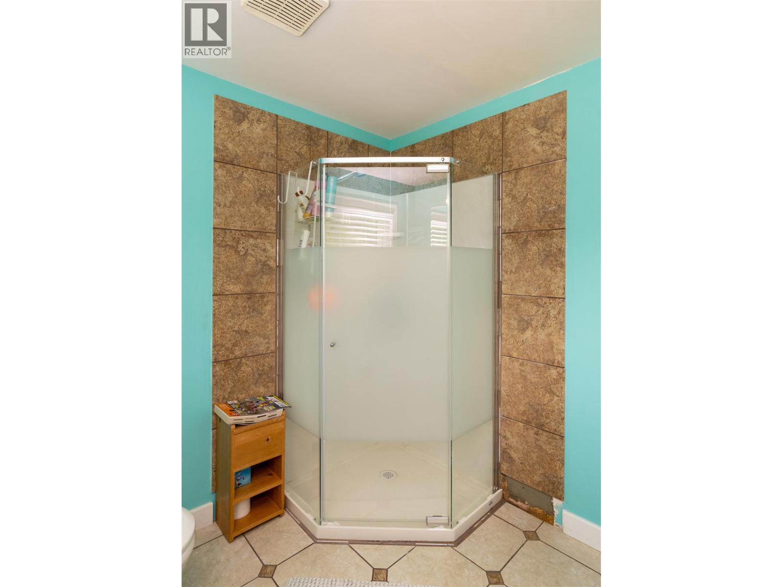 2904 Enderby Mabel Lake Road - 38