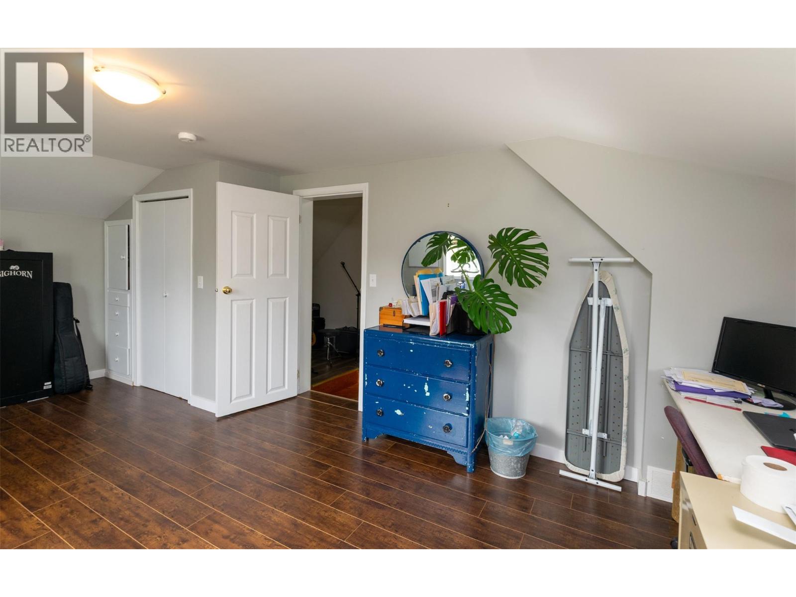 2904 Enderby Mabel Lake Road - 32