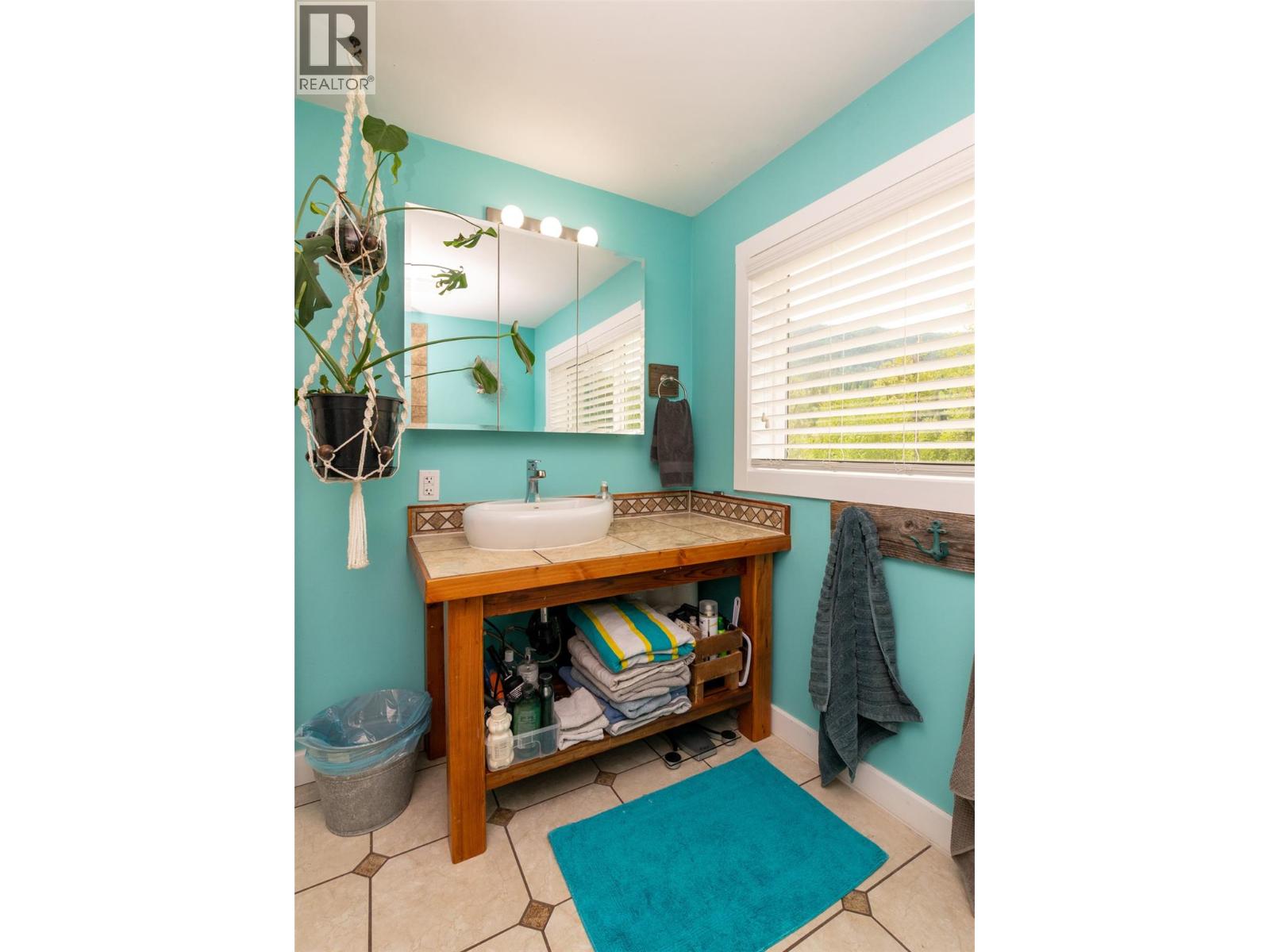 2904 Enderby Mabel Lake Road - 37