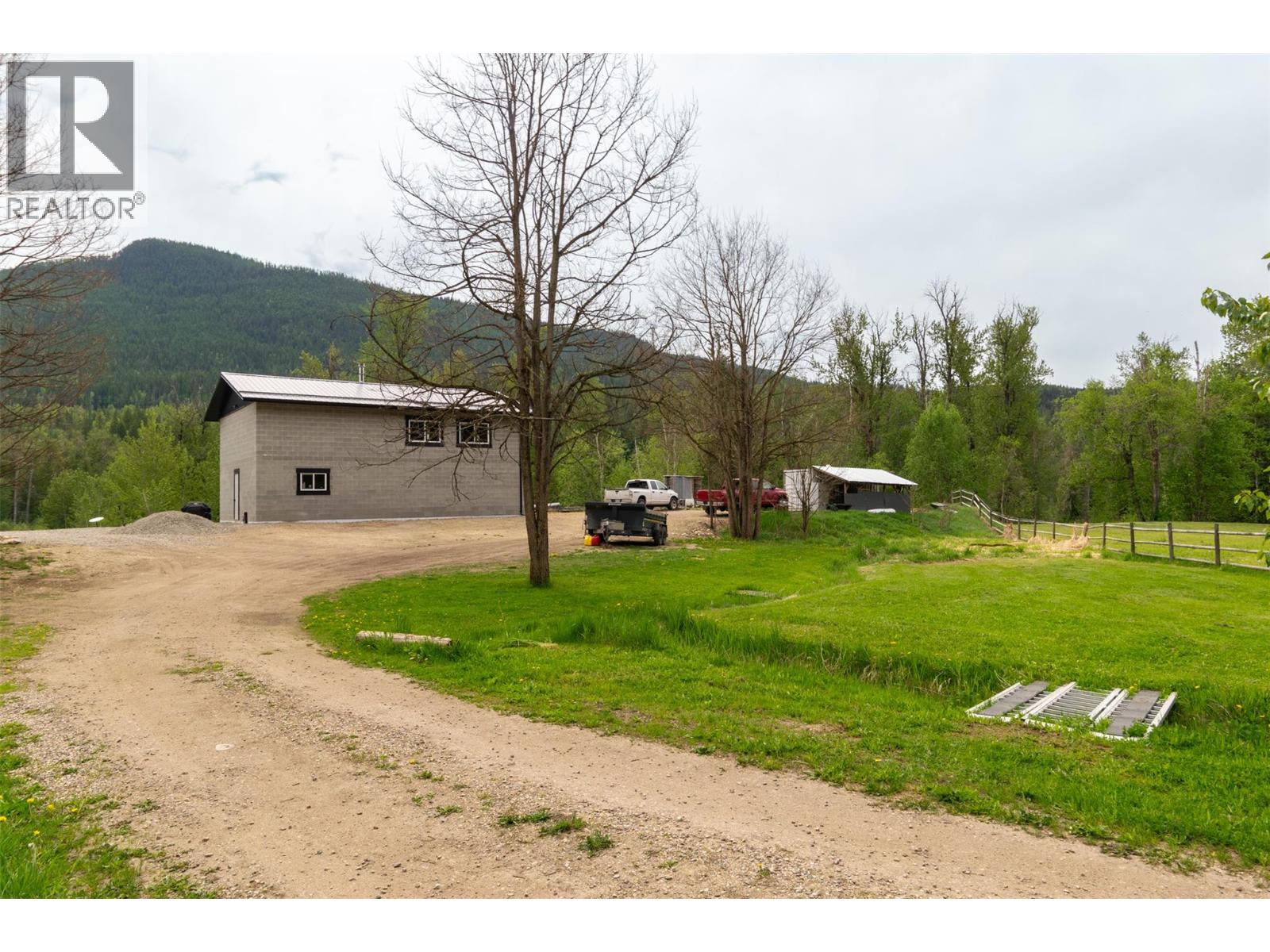 2904 Enderby Mabel Lake Road - 50