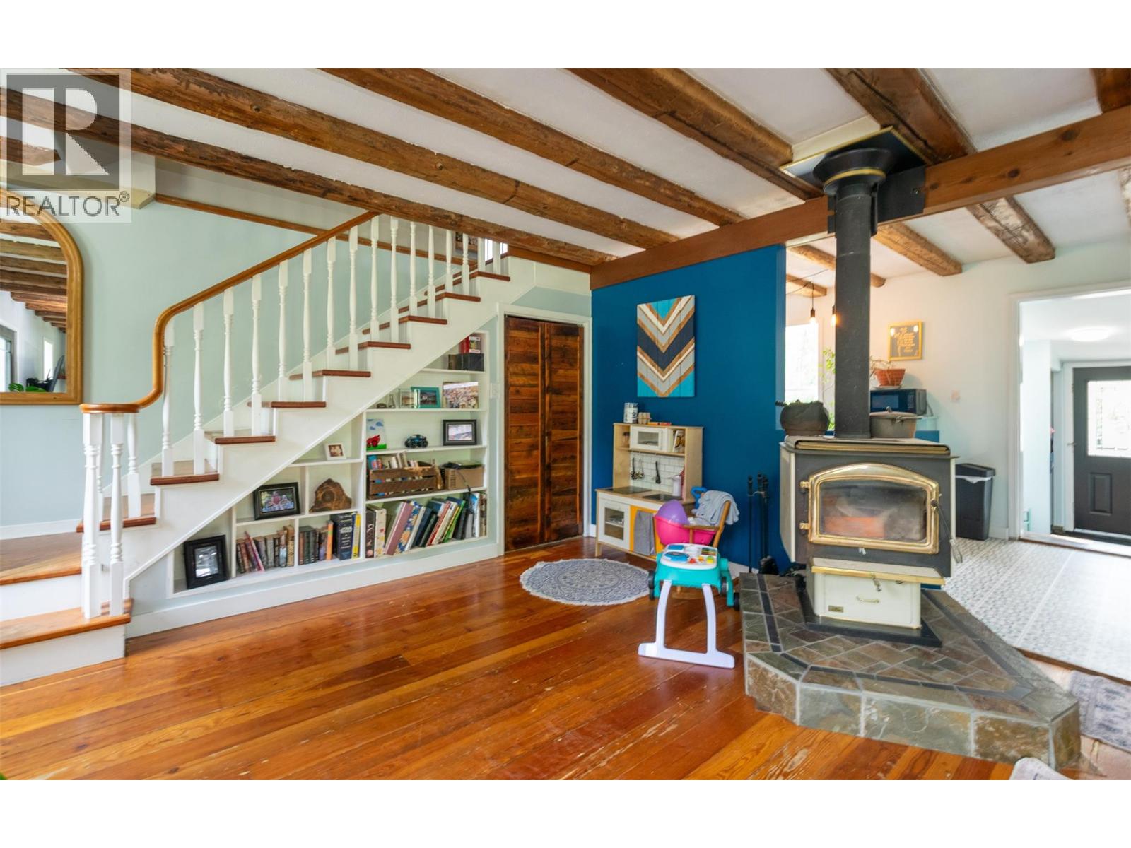 2904 Enderby Mabel Lake Road - 16