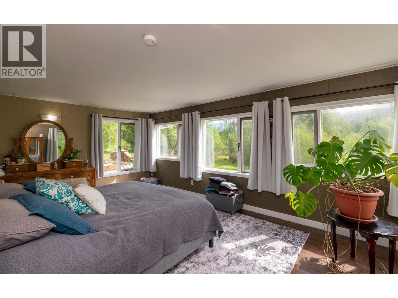 2904 Enderby Mabel Lake Road - 29