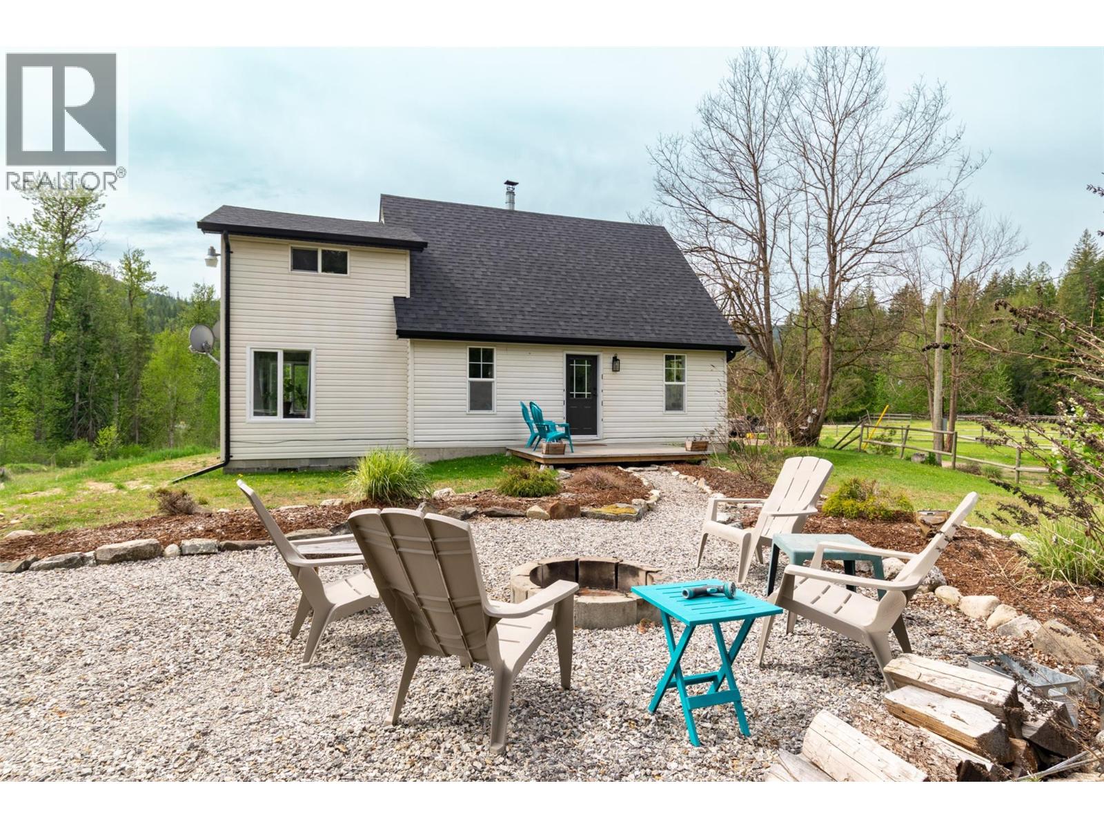 2904 Enderby Mabel Lake Road - 7