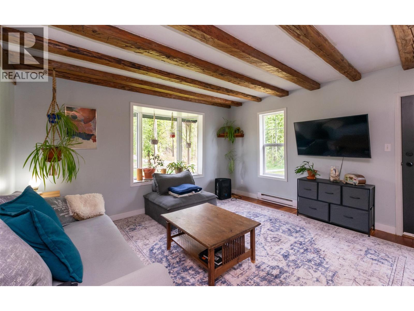 2904 Enderby Mabel Lake Road - 11