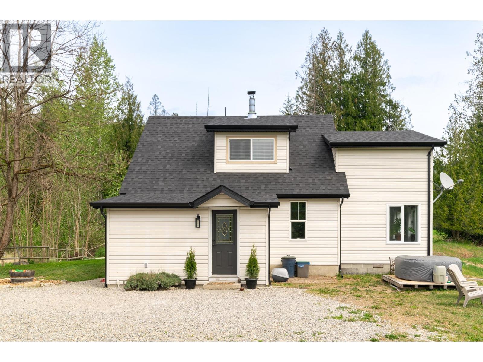 2904 Enderby Mabel Lake Road - 3