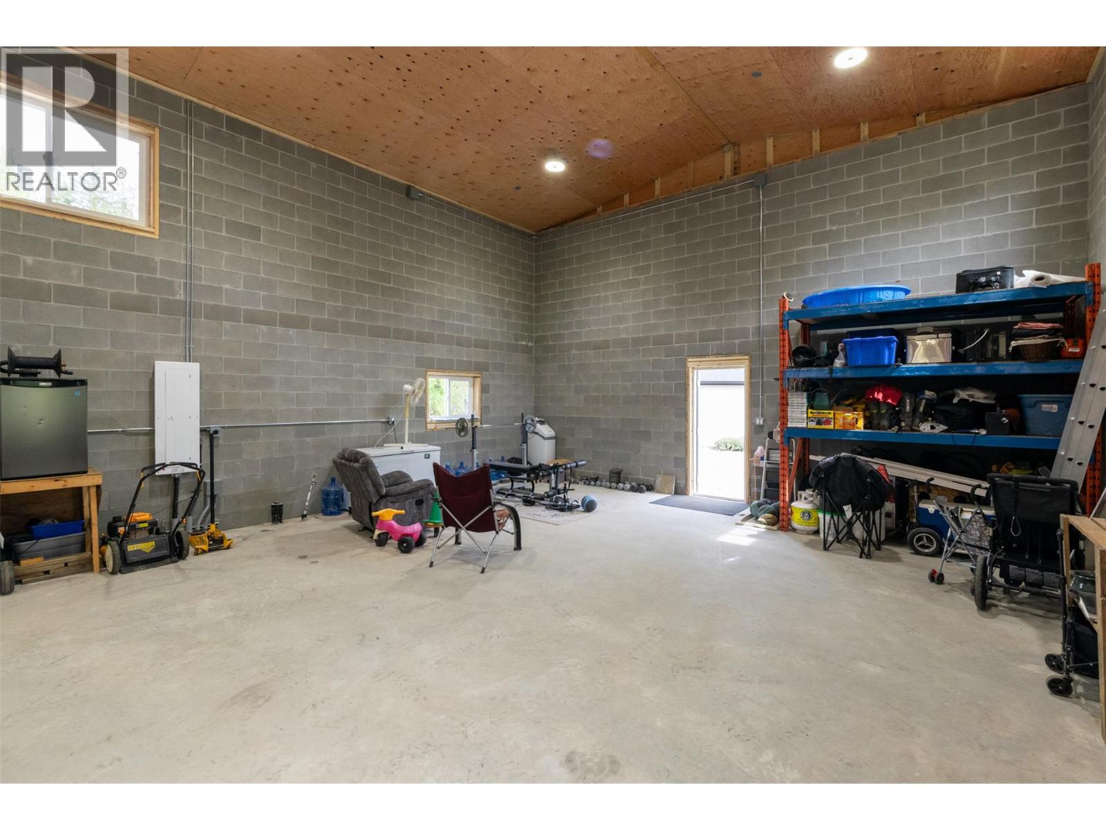 2904 Enderby Mabel Lake Road - 49