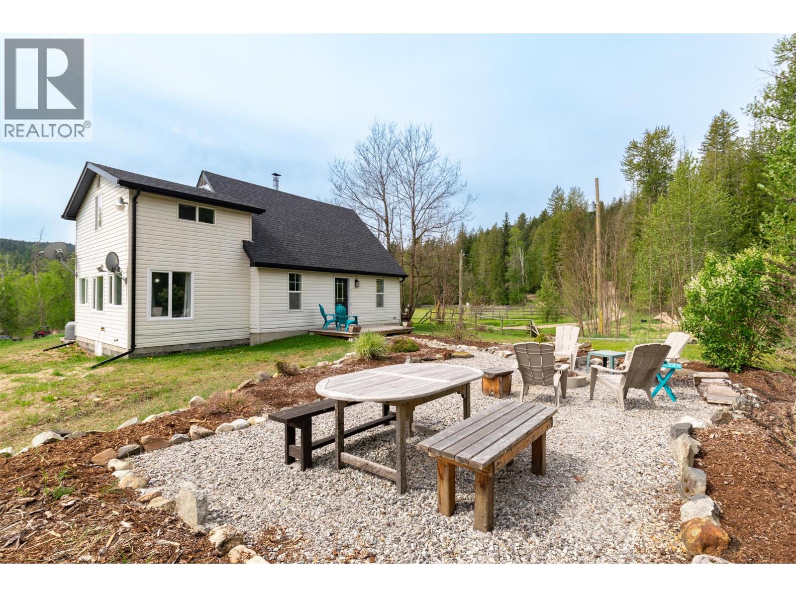 2904 Enderby Mabel Lake Road - 43