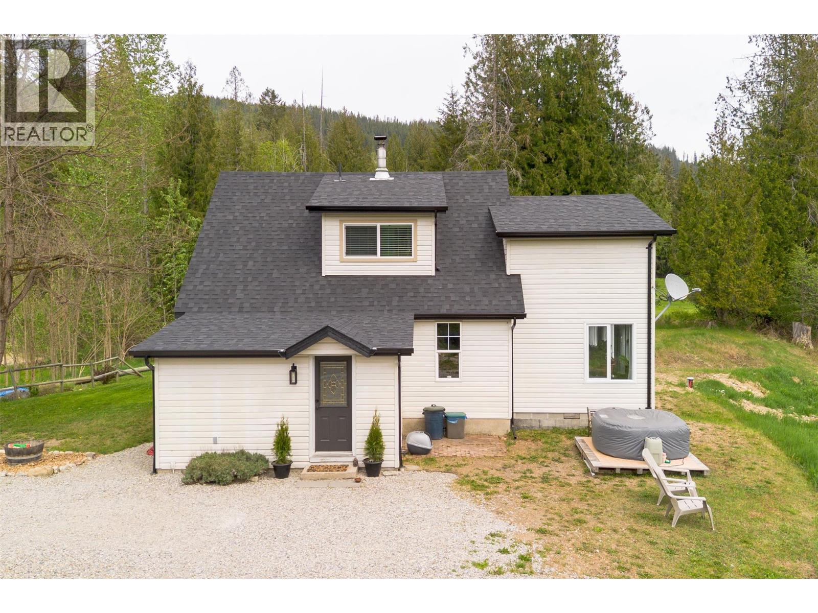 2904 Enderby Mabel Lake Road - 79