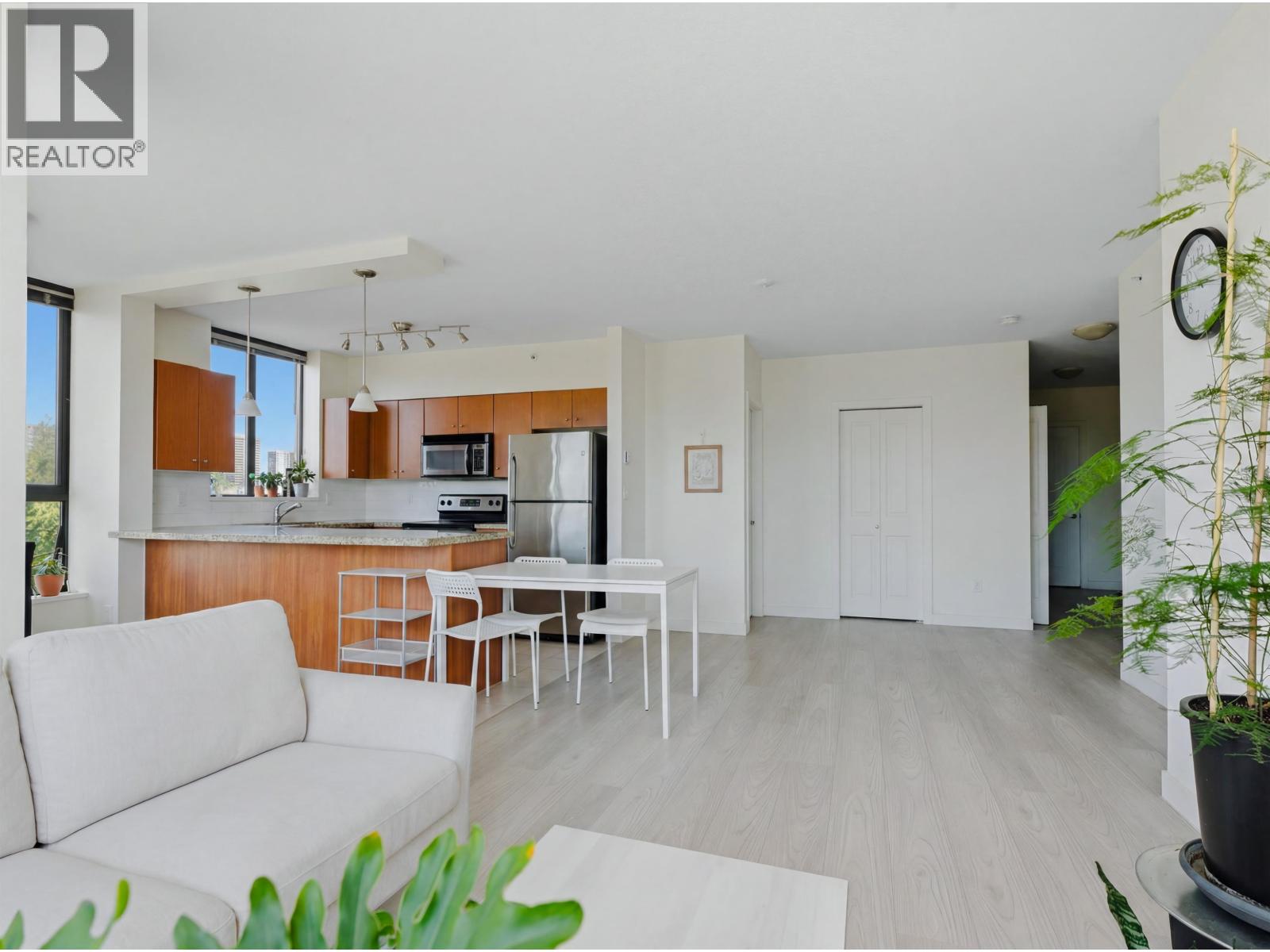 2 Bed, 2 Bath Apartment for Sale in Coquitlam – 408 511 ROCHESTER AVENUE, Coquitlam – MLS# R3139147 - Image 13