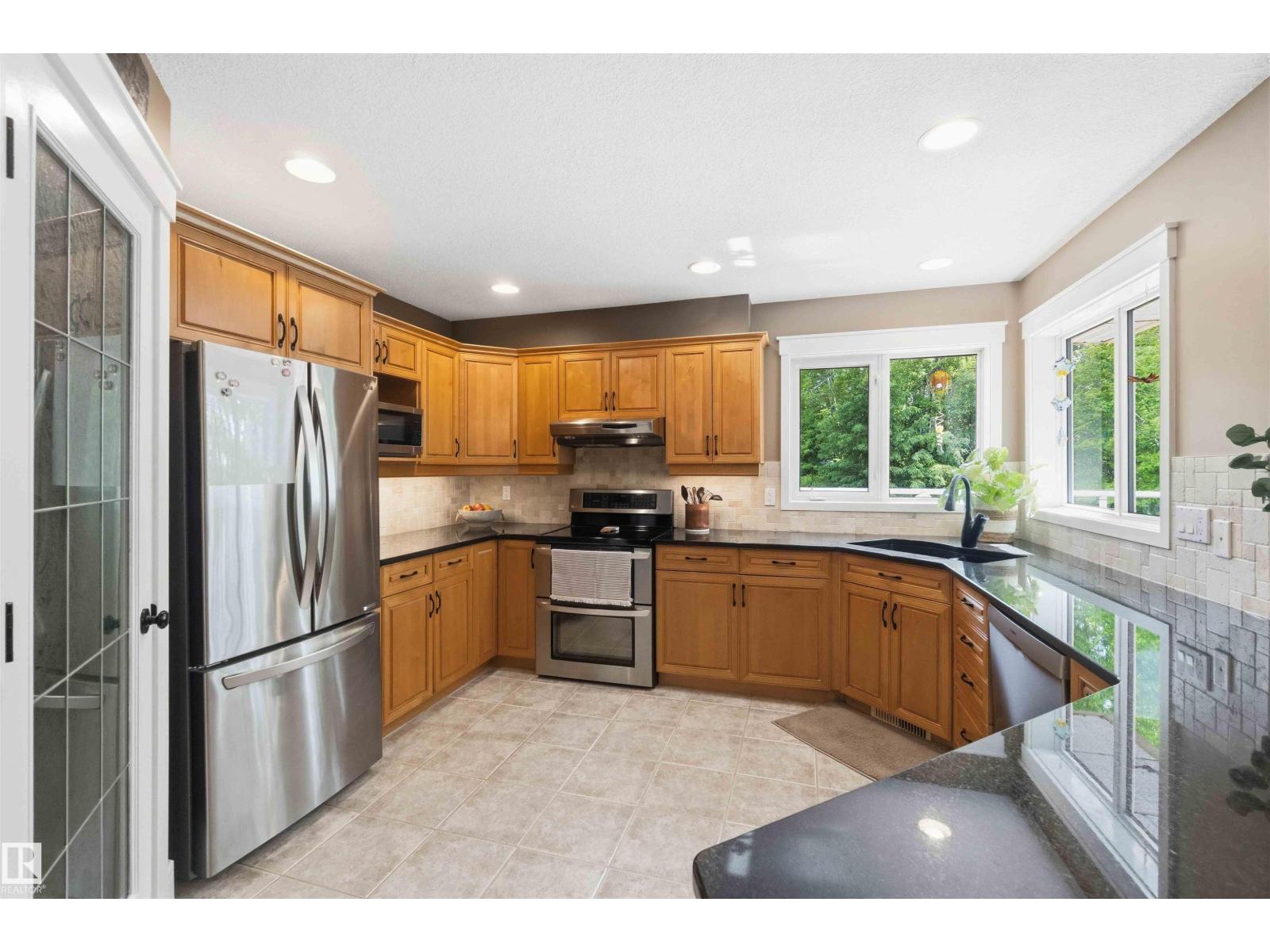 60 56019 Rge Rd 230 - 11