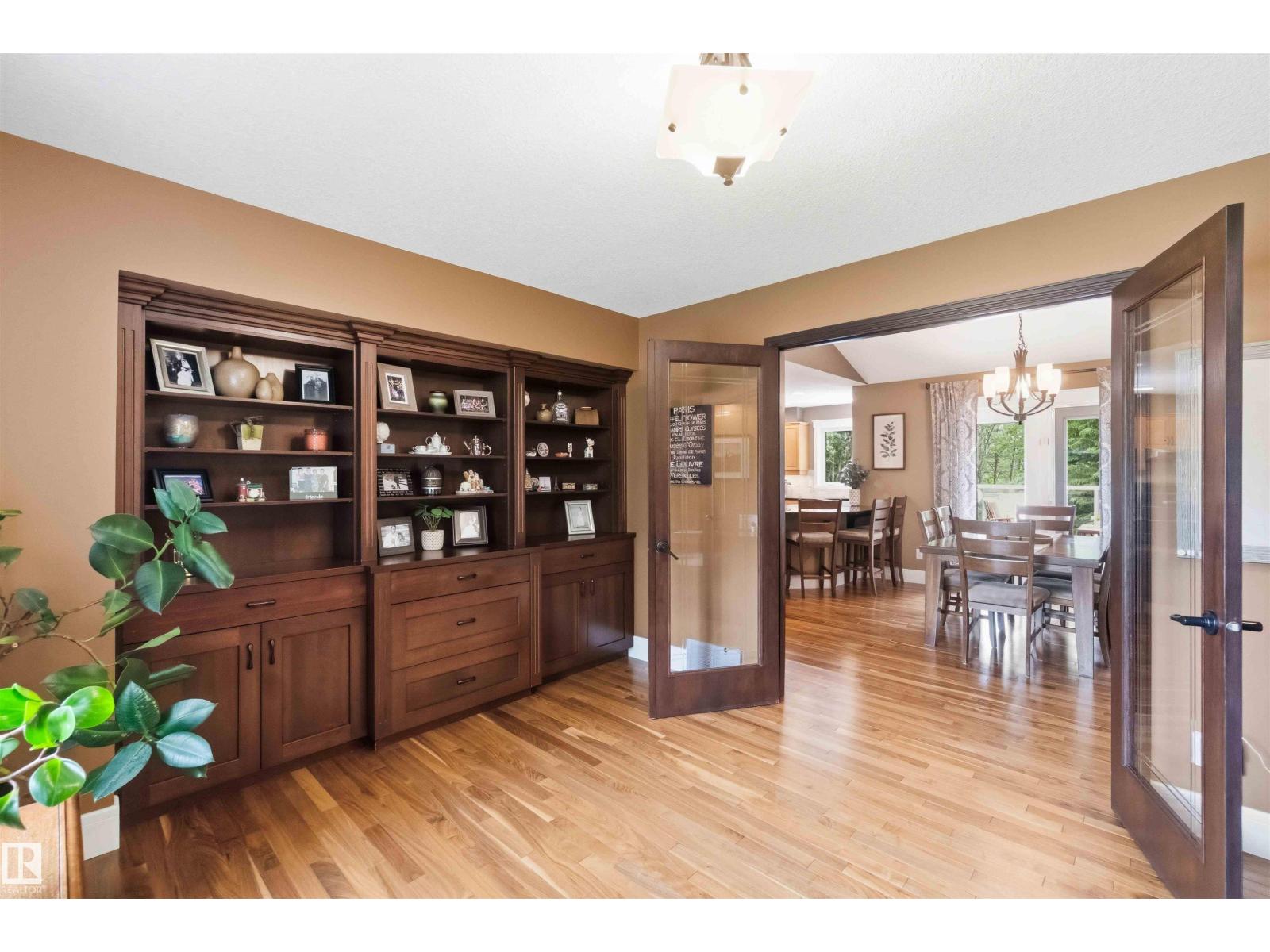 60 56019 Rge Rd 230 - 21