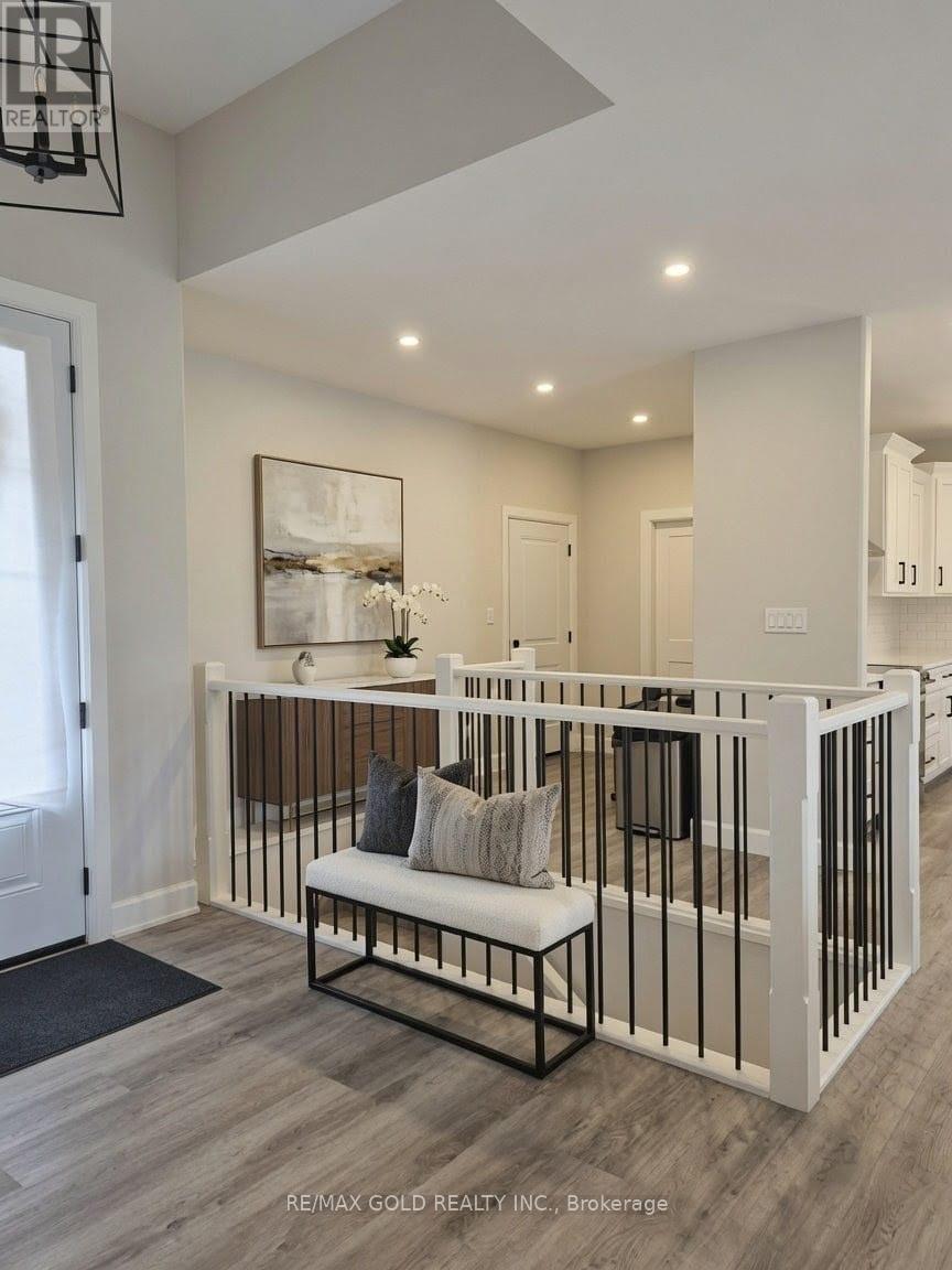 4-bedroom home for sale at 11 - 5 JOHN POUND ROAD, Tillsonburg ON · photo 2 of 29