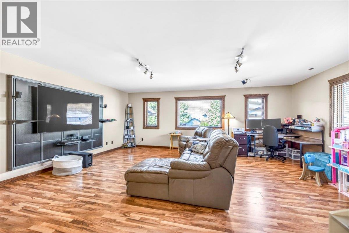 1322 11th Avenue - 44