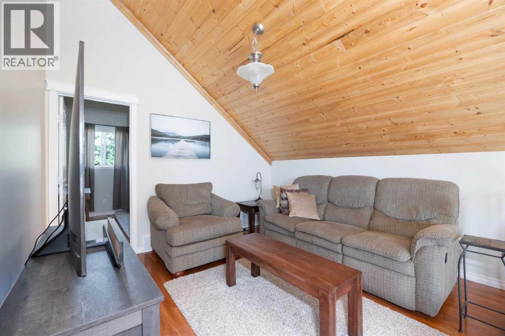 UPSTAIRS LIVING AREA