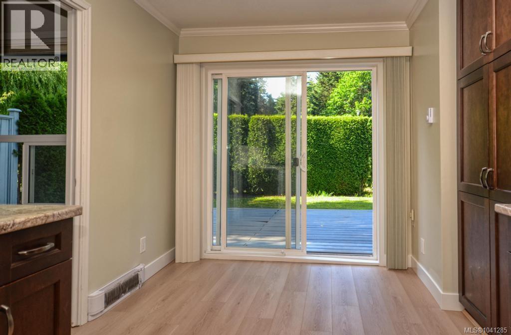 6 4630 Lochside Drive, Saanich