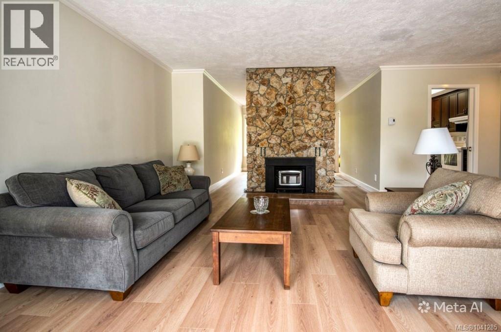 6 4630 Lochside Drive, Saanich