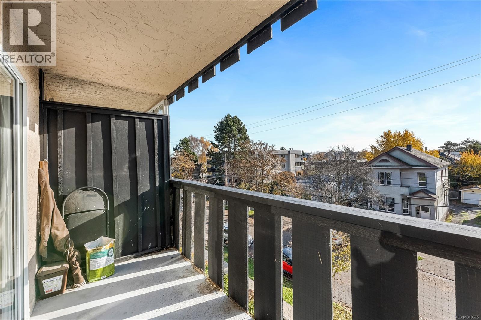 302 1000 McClure Street, Victoria