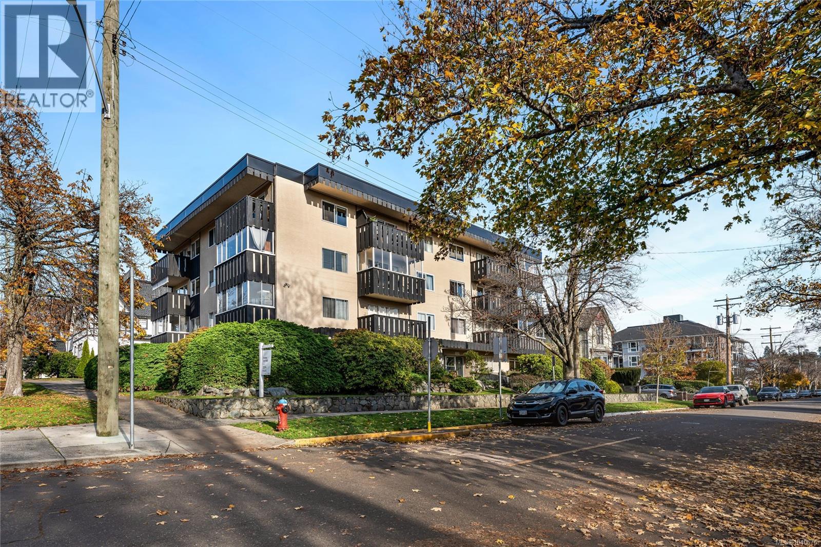 302 1000 McClure Street, Victoria