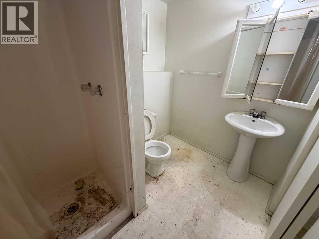 898 Red Crow Boulevard W — photo 13