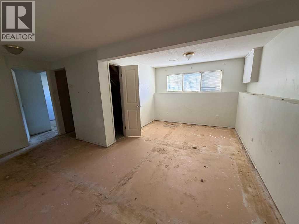 898 Red Crow Boulevard W — photo 14