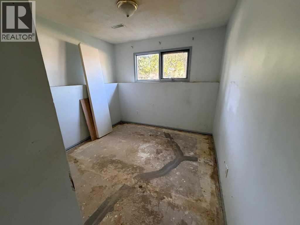 898 Red Crow Boulevard W — photo 15