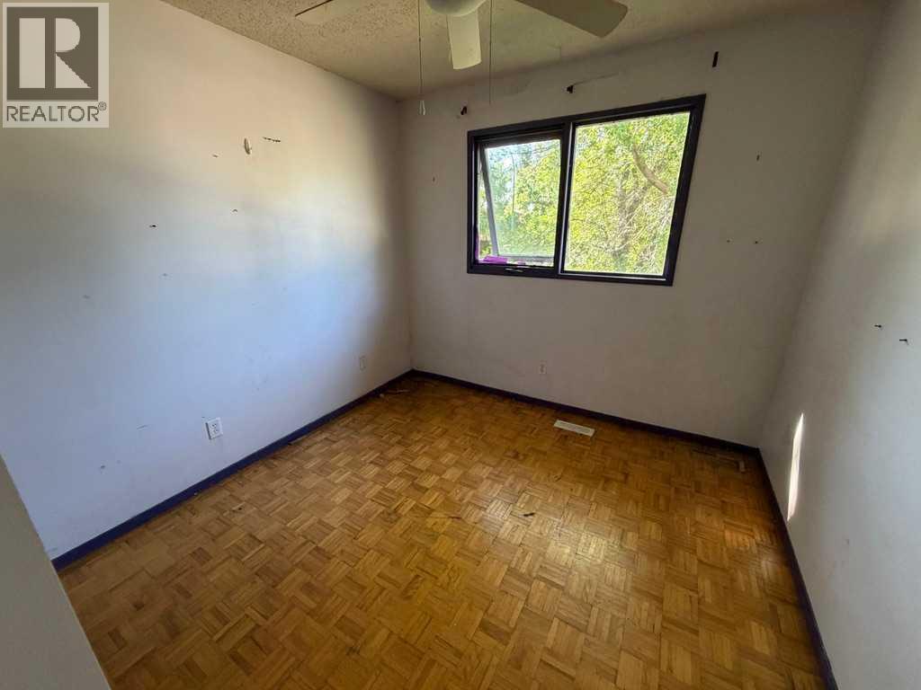 898 Red Crow Boulevard W — photo 11