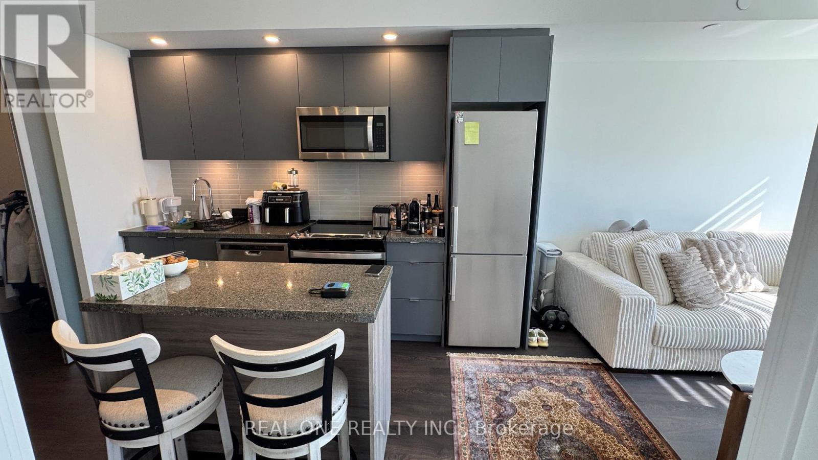 #201E 8868 YONGE STREET - 12