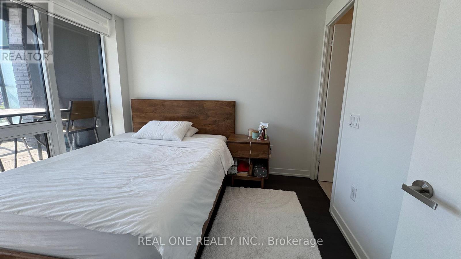 #201E 8868 YONGE STREET - 15