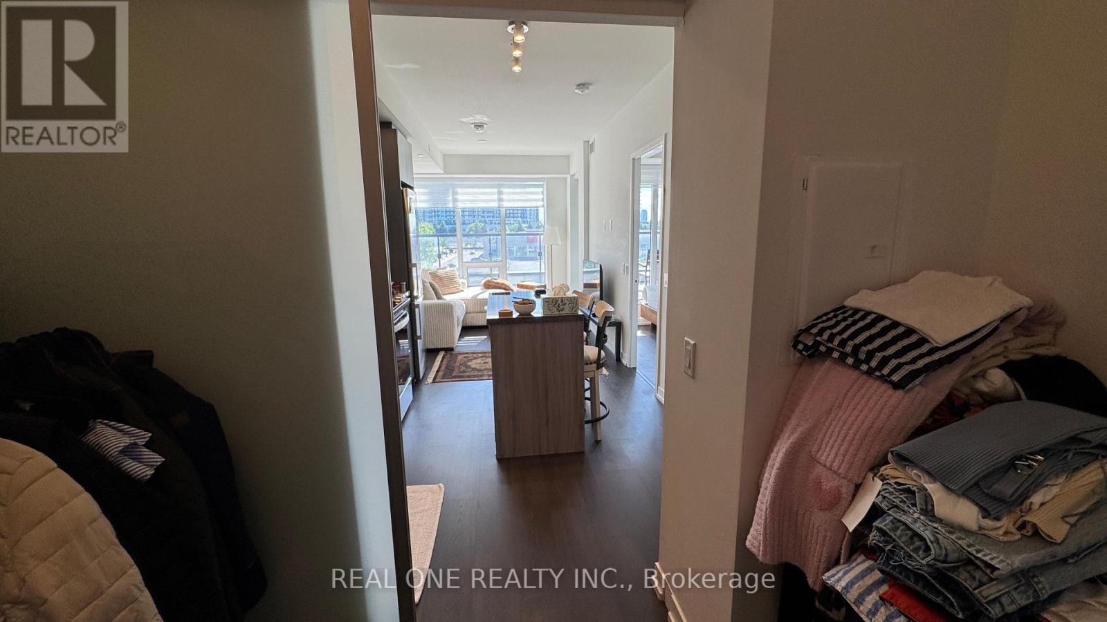 #201E 8868 YONGE STREET - 22
