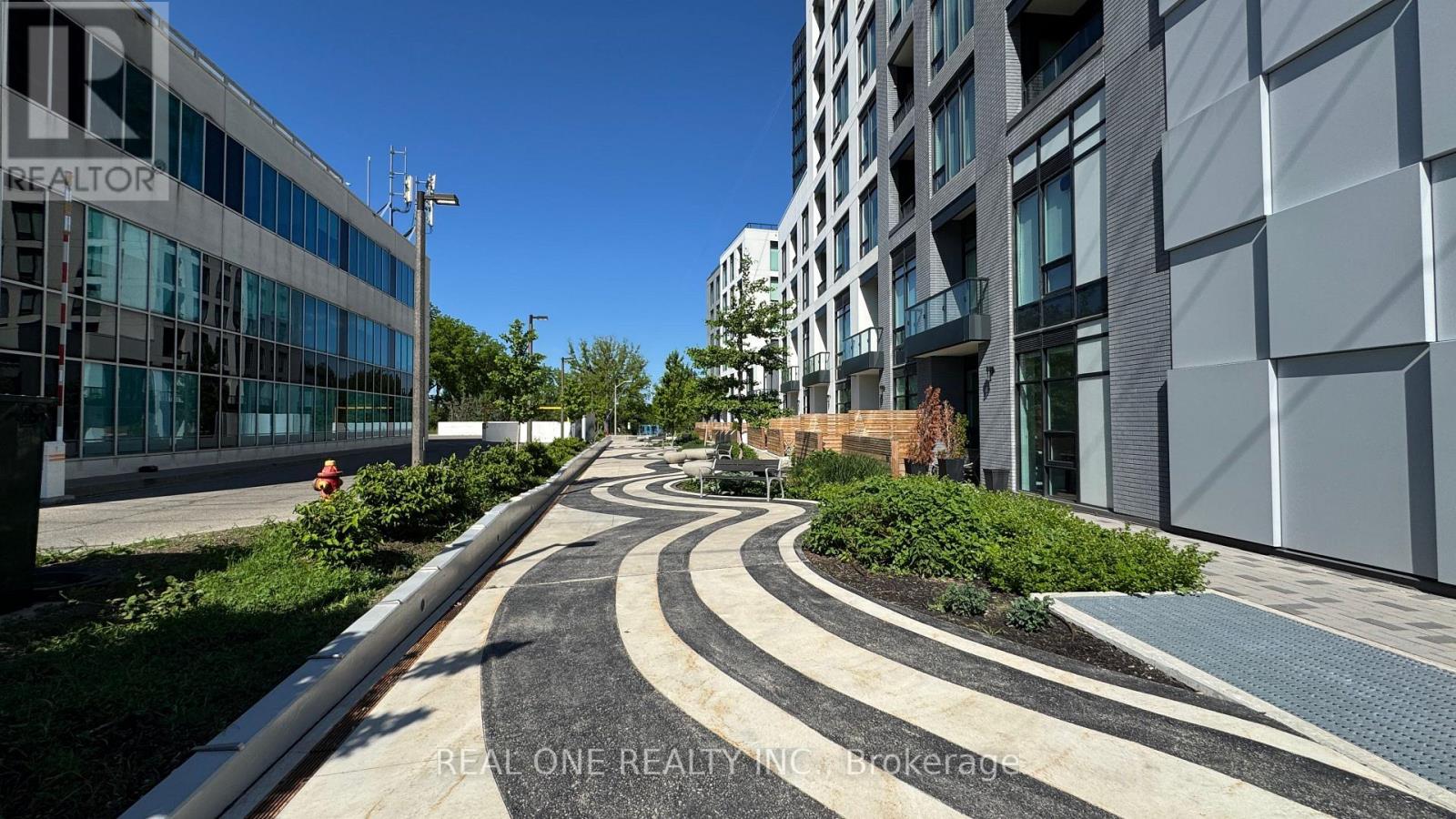 #201E 8868 YONGE STREET - 27